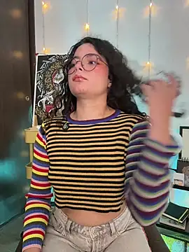 Snapshot of Antoniart_ chatting on 11-25-25, 01:27 Antoniart online show from 11-25-25, 01:27