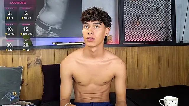 Snapshot of andrewortix chatting on 02-28-26, 04:24 andrewortix online show from 02-28-26, 04:24