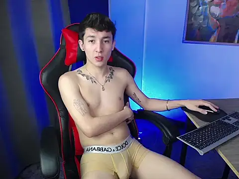 Snapshot of SebasstianGrand chatting on 02-11-25, 11:33 SebasstianGrand online show from 02-11-25, 11:33