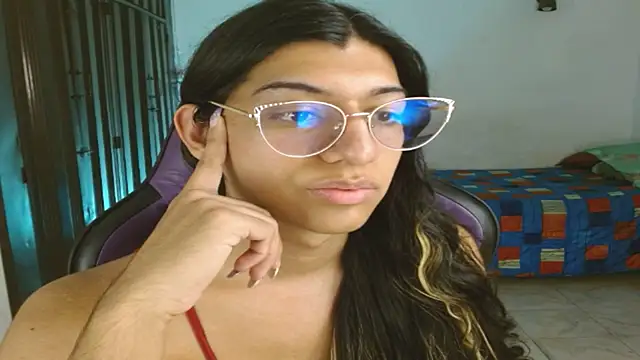 engielphoenis14 online show from 11-04-25, 09:47