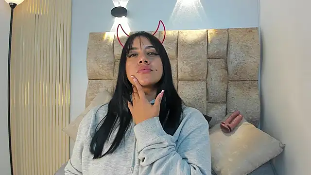 amatista  smith online show from 10-23-25, 01:05