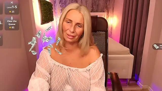 Snapshot of Scarlett_Mai chatting on 09-10-25, 11:10 Scarlett Mai online show from 09-10-25, 11:10