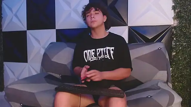 Dani cumboy online show from 03-09-25, 06:06