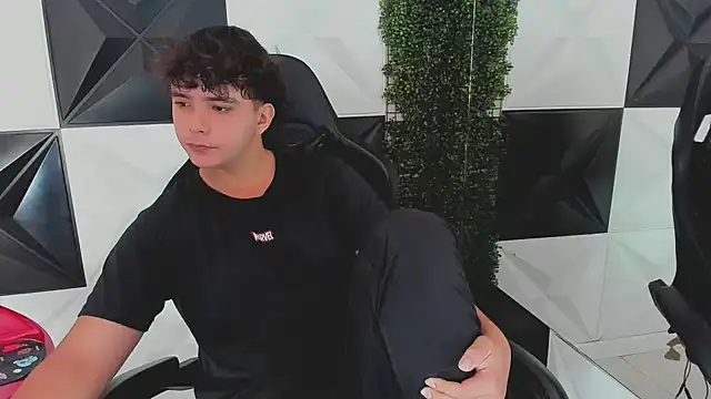 Dani cumboy online show from 09-30-25, 02:33