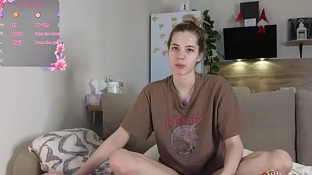 Snapshot of Girl_alone_home chatting on 01-31-25, 03:41 Girl alone home online show from 01-31-25, 03:41