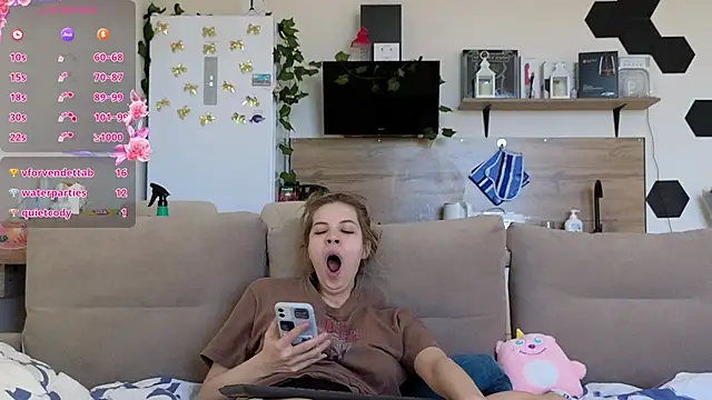 Snapshot of Girl_alone_home chatting on 03-16-25, 04:41 Girl alone home online show from 03-16-25, 04:41