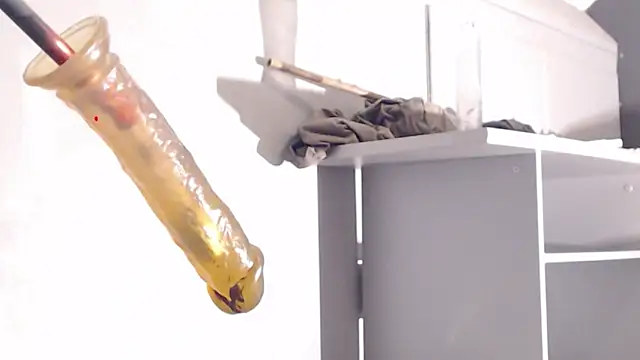 Snapshot of Bigtoyaddict chatting on 11-13-25, 04:11 Bigtoyaddict online show from 11-13-25, 04:11