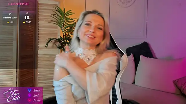 Gloria Lovely online show from 12-16-24, 02:27