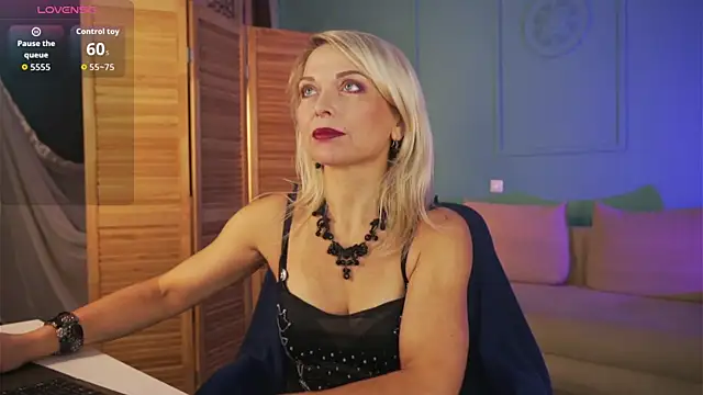 Gloria Lovely online show from 12-02-25, 10:42