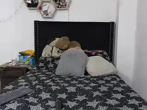 charlotte 077 online show from 02-11-25, 07:23