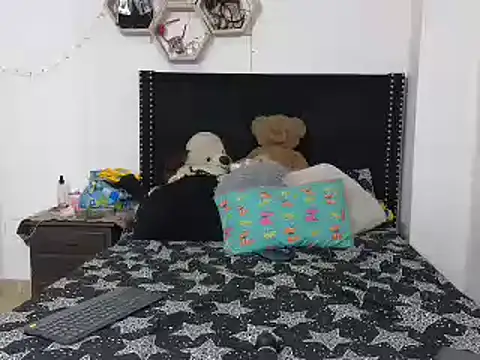 charlotte 077 online show from 02-13-25, 03:50