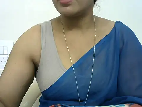 Snapshot of rashmika_reddy chatting on 06-24-26, 04:33 rashmika reddy online show from 06-24-26, 04:33