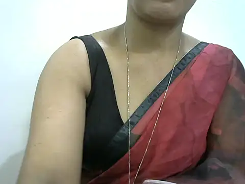 Snapshot of rashmika_reddy chatting on 08-04-26, 03:43 rashmika reddy online show from 08-04-26, 03:43