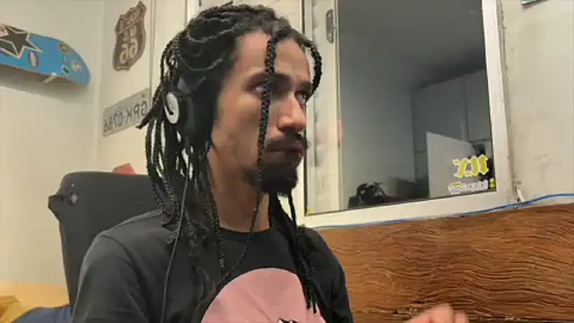 Snapshot of hotcamboy420 chatting on 01-09-25, 05:13 hotcamboy420 online show from 01-09-25, 05:13