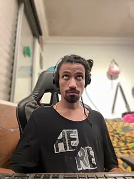 Snapshot of hotcamboy420 chatting on 01-30-25, 06:03 hotcamboy420 online show from 01-30-25, 06:03