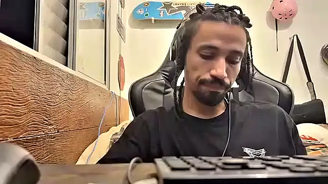 Snapshot of hotcamboy420 chatting on 02-15-25, 04:03 hotcamboy420 online show from 02-15-25, 04:03