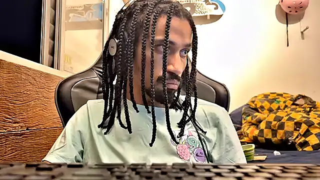 Snapshot of hotcamboy420 chatting on 02-18-25, 03:53 hotcamboy420 online show from 02-18-25, 03:53