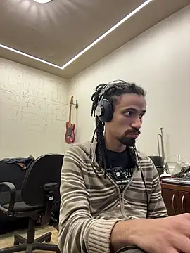 Snapshot of hotcamboy420 chatting on 10-28-25, 06:06 hotcamboy420 online show from 10-28-25, 06:06