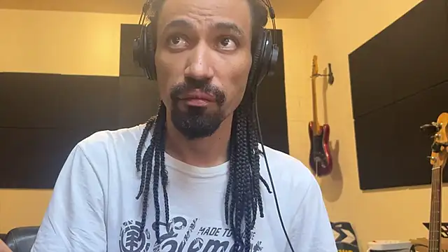 hotcamboy420 online show from 11-22-25, 08:52