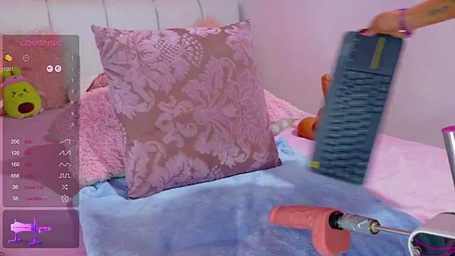 Snapshot of cristal_subin69 chatting on 10-22-25, 02:06 cristal subin69 online show from 10-22-25, 02:06