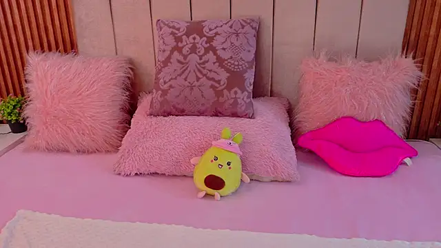 Snapshot of cristal_subin69 chatting on 11-01-25, 12:18 cristal subin69 online show from 11-01-25, 12:18