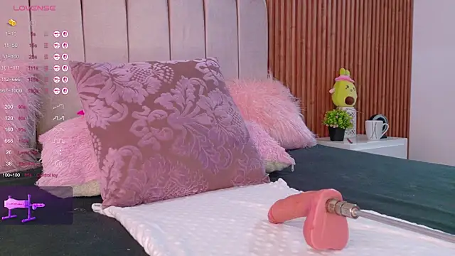 Snapshot of cristal_subin69 chatting on 11-18-25, 12:20 cristal subin69 online show from 11-18-25, 12:20