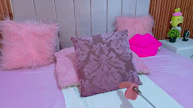 Snapshot of cristal_subin69 chatting on 11-28-25, 12:08 cristal subin69 online show from 11-28-25, 12:08