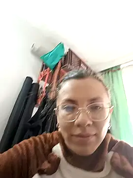 karlamorris  online show from 01-10-25, 03:16