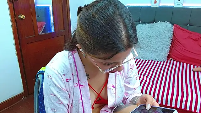 karlamorris  online show from 01-30-25, 04:34