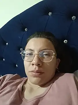 karlamorris  online show from 10-24-25, 03:14