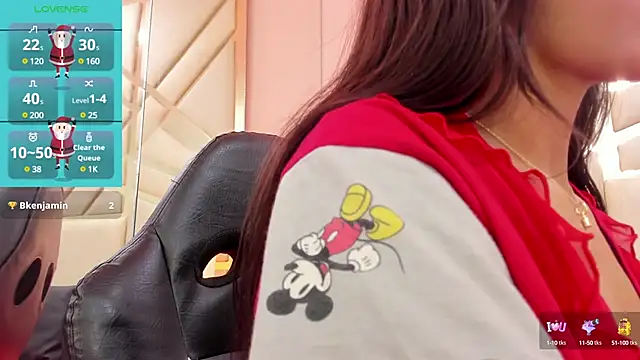 Snapshot of AlanaJones1 chatting on 12-21-24, 01:42 AlanaJones1 online show from 12-21-24, 01:42