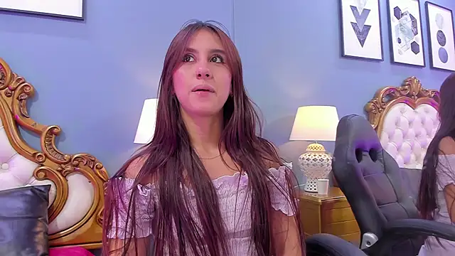 Snapshot of AlanaJones1 chatting on 02-14-25, 03:43 AlanaJones1 online show from 02-14-25, 03:43