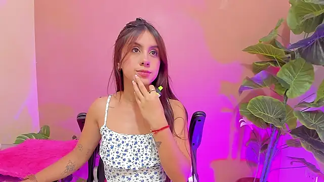 Snapshot of AlanaJones1 chatting on 03-11-25, 03:59 AlanaJones1 online show from 03-11-25, 03:59