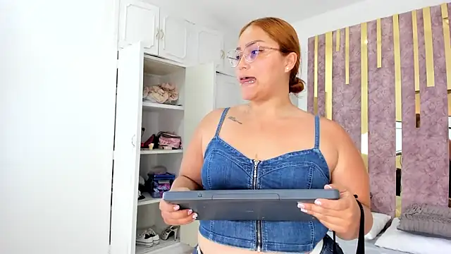 LeahxBarker online show from 03-01-25, 09:15