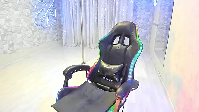 Snapshot of JessicaFamee chatting on 10-07-25, 09:34 JessicaFamee online show from 10-07-25, 09:34