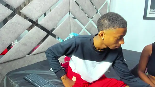 EvaxEmma online show from 03-04-26, 01:17