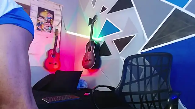 MagnusFrost online show from 10-25-25, 04:09