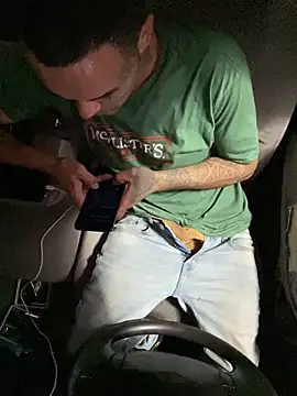 Houstonslong1 online show from 12-17-25, 01:44