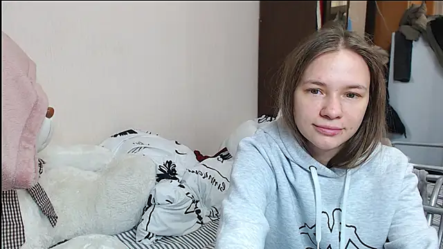 leila bambi  online show from 12-23-24, 09:08