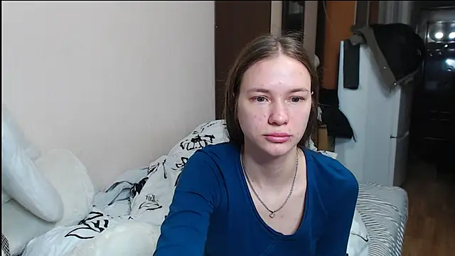 leila bambi  online show from 12-24-24, 06:50