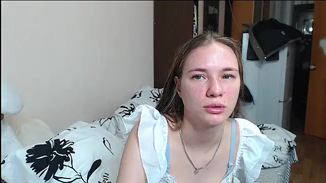 leila bambi  online show from 12-26-24, 09:26