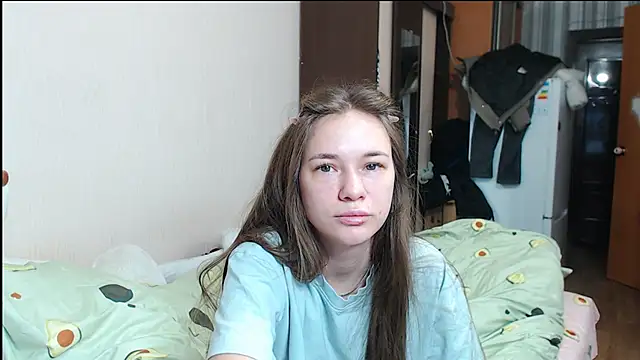 leila bambi  online show from 12-31-24, 04:38