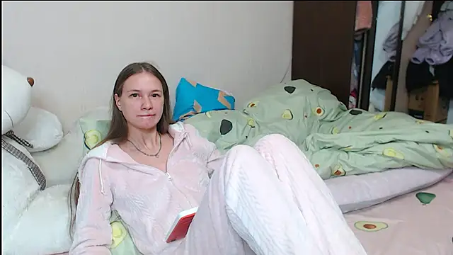 leila bambi  online show from 01-22-25, 10:37