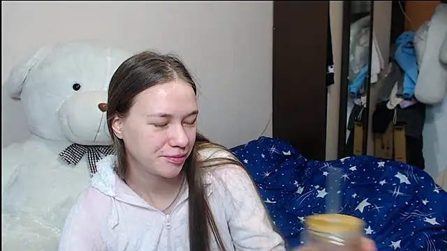 leila bambi  online show from 01-25-25, 08:10