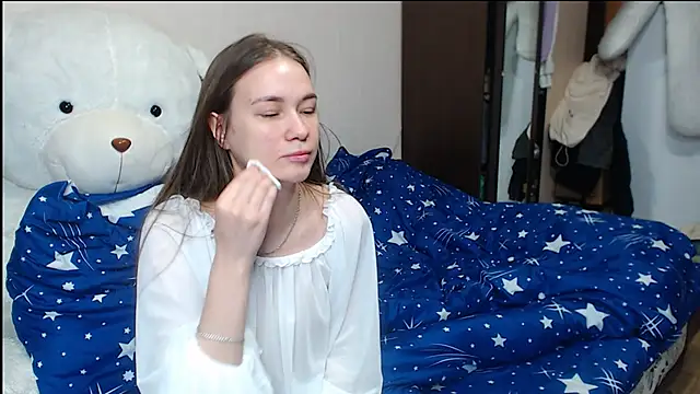 leila bambi  online show from 01-28-25, 04:29