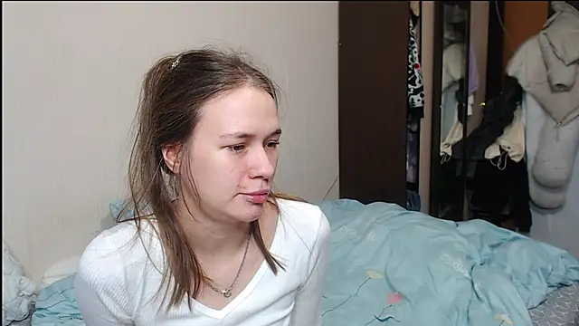 leila bambi  online show from 02-04-25, 12:00