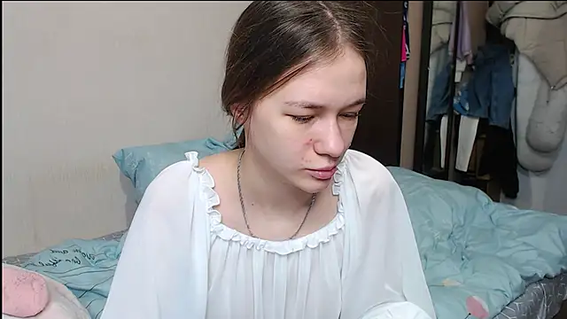 leila bambi  online show from 02-11-25, 02:46