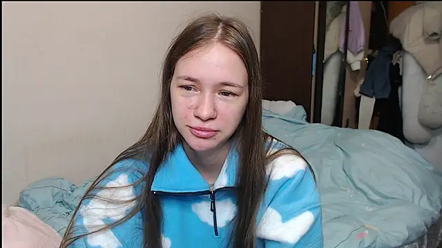 leila bambi  online show from 02-13-25, 04:28