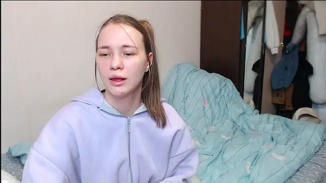 leila bambi  online show from 02-20-25, 02:51