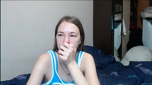 leila bambi  online show from 02-21-25, 10:37